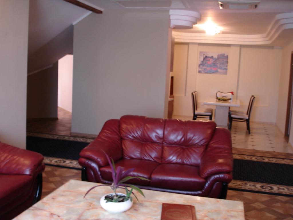Chernivtsi Apartments Aparthotel