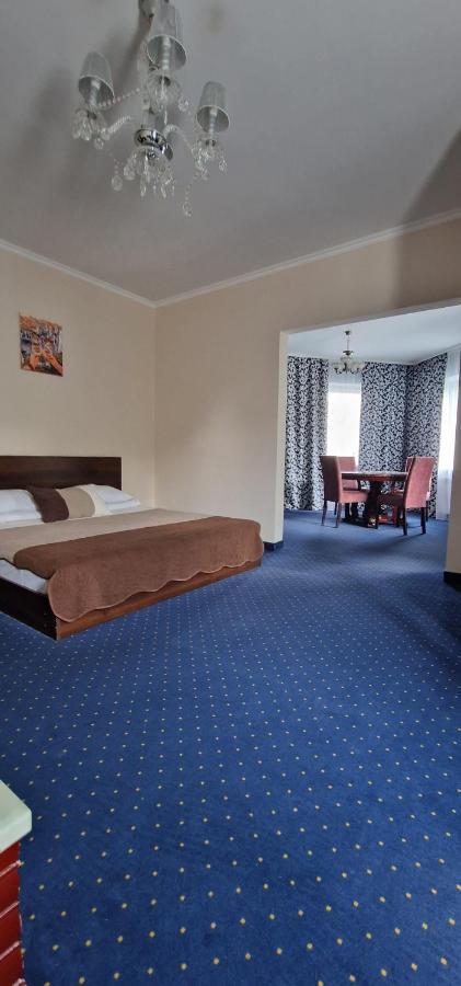 Chernivtsi Apartments Aparthotel 3*