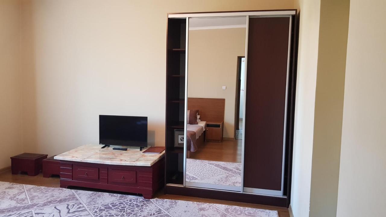 מלון דירות Chernivtsi Apartments 3*