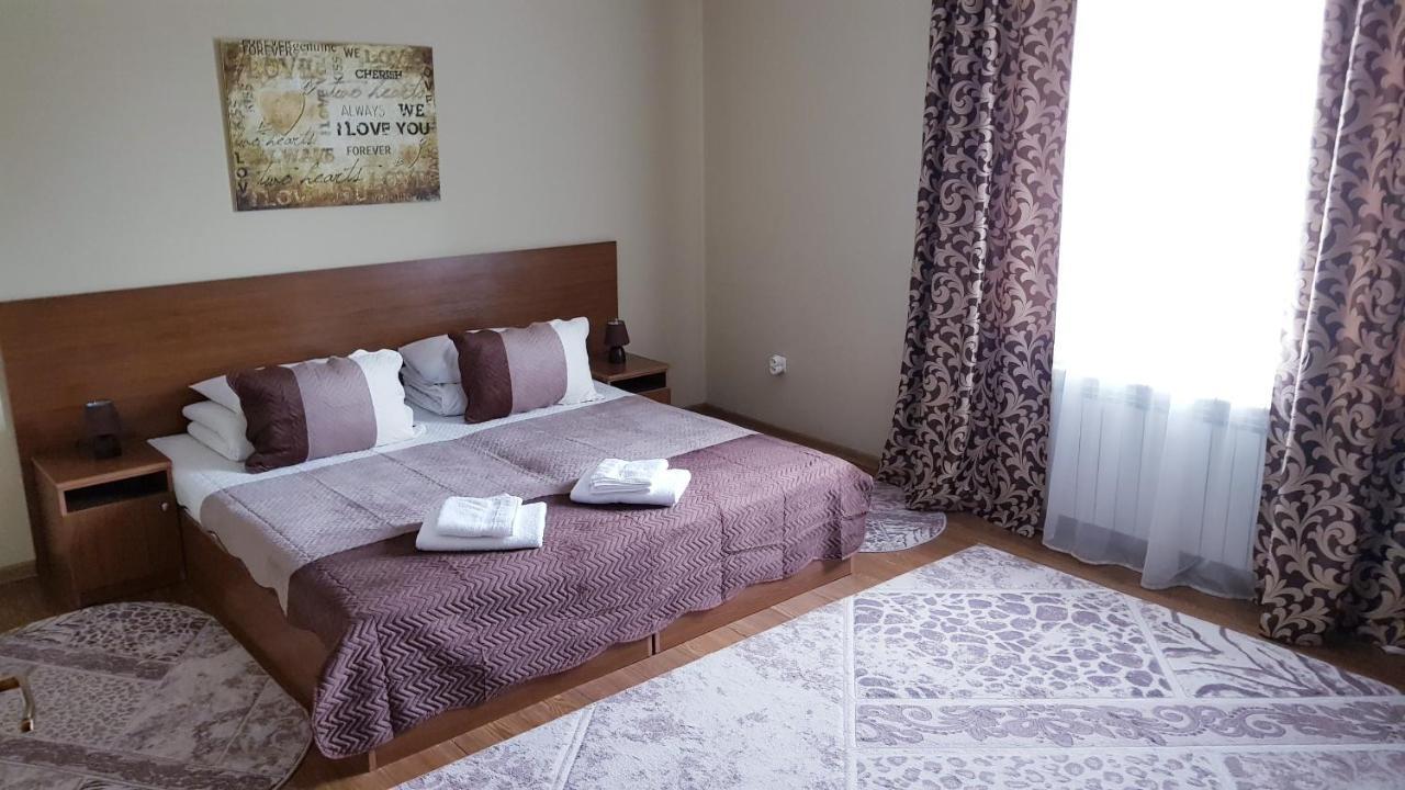 Chernivtsi Apartments מלון דירות צ'רנוביץ
